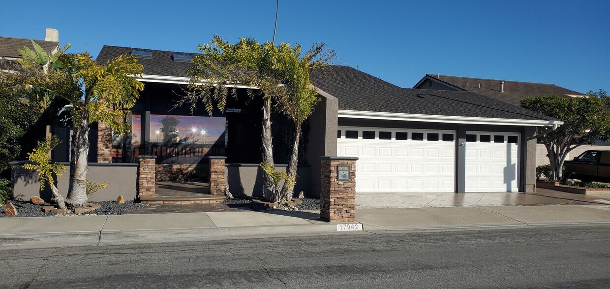 Primary Photo - 17942 Hallcroft Ln