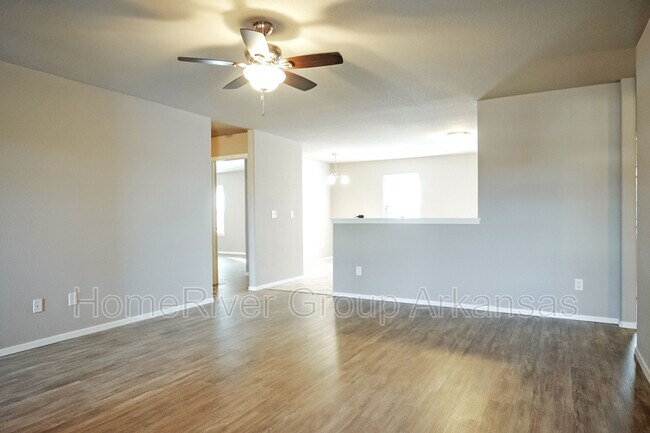 Building Photo - 1141 Sundowner Ranch Ave