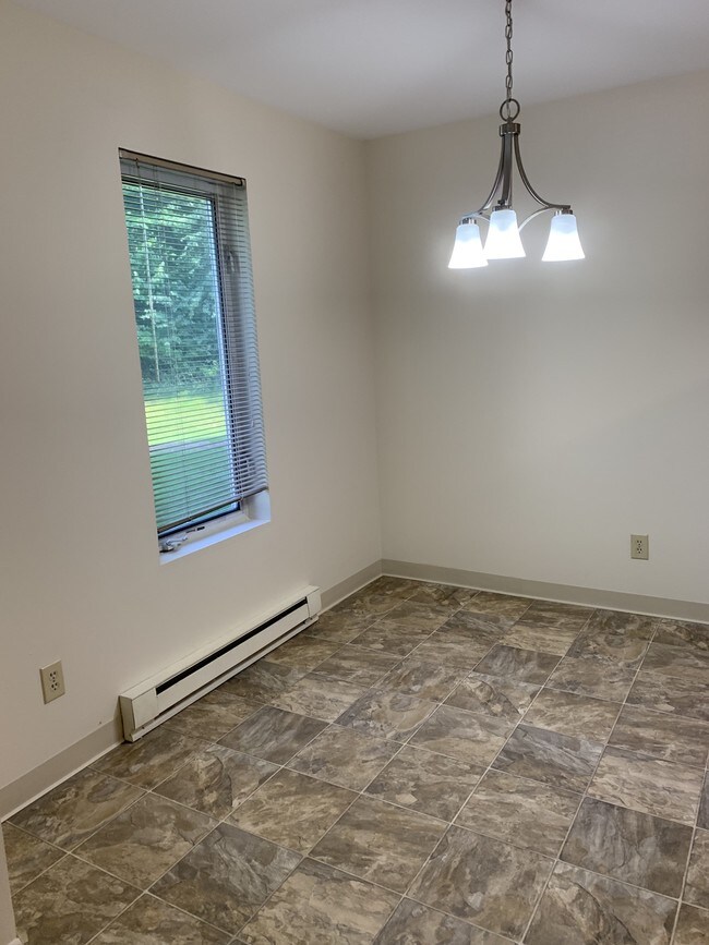 Foto del edificio - Hickory Hills Apartments
