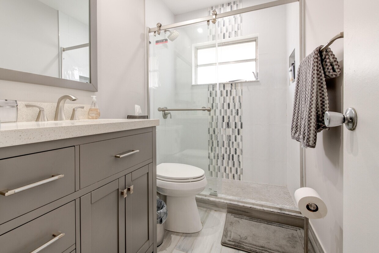Foto principal - 5779 Doris Ct