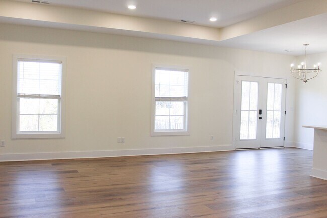 Foto del edificio - Brand-New 3-Bedroom Single-Level Home with 2-Car Garage and Maintenance-Free Living