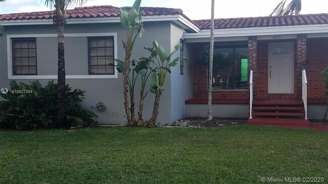 Building Photo - 8420 SW 27th Ln