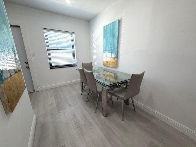 Foto del edificio - 801 NE 19th Ave