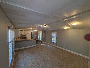 Building Photo - 143 Ransdell Ln