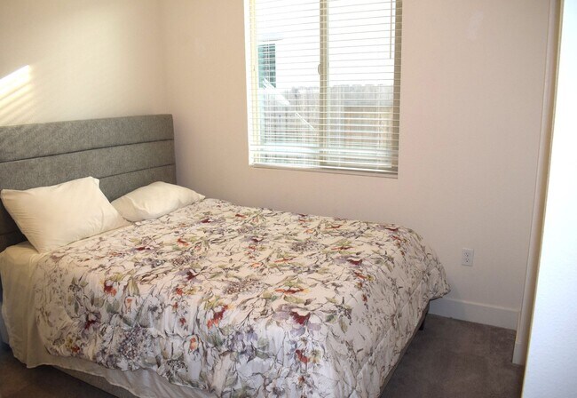 Foto del edificio - Resident Benefit Package Property