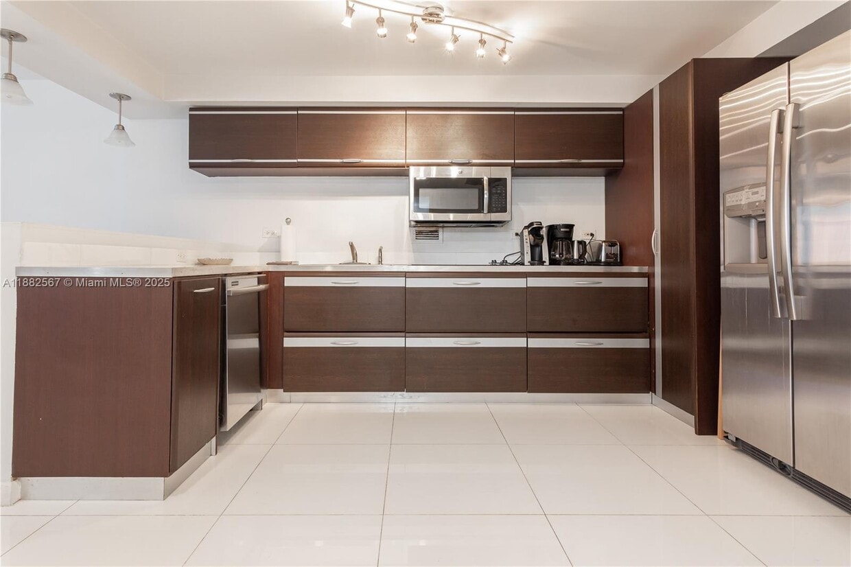 Foto principal - 2301 Collins Ave