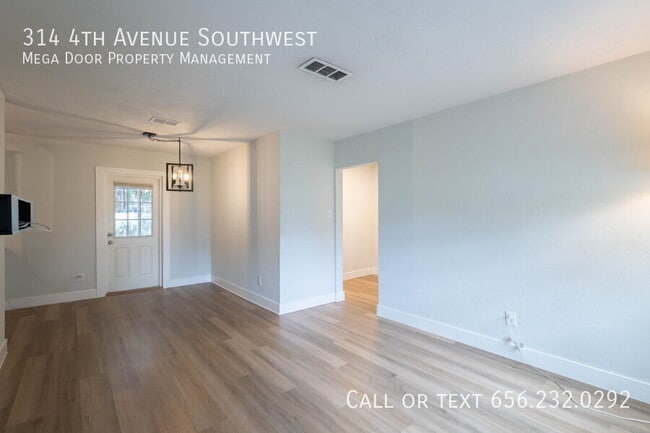 Building Photo - 314 4th Ave SW
