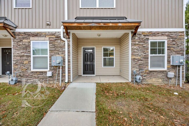 Building Photo - CHIC HARBISON GROVE TOWNHOME - PRIME LOCATION