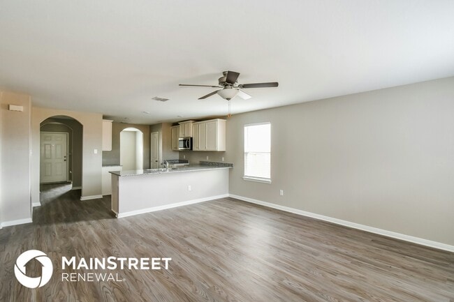 Building Photo - 3239 Begonia Bend