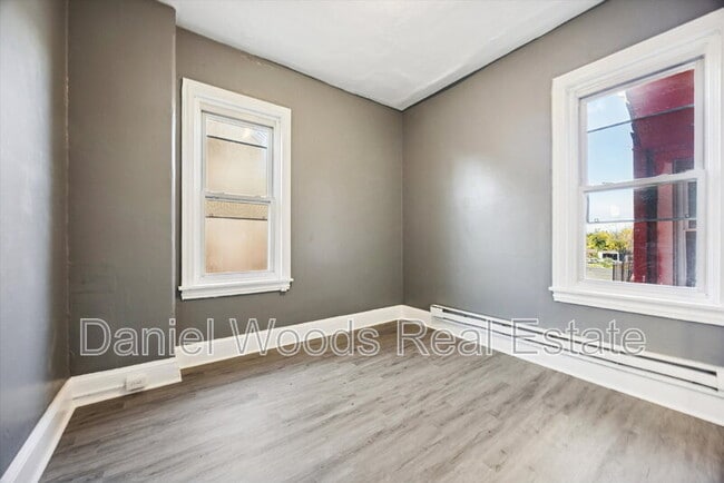 Photo - 330 Kerlin St Apartment