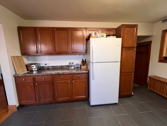 Building Photo - Move In July 1st 2025! 2 Bedroom 2 bath - ...