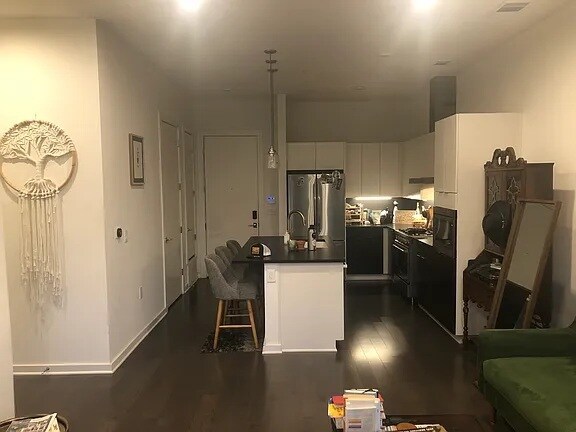 Foto del edificio - 207 W Johanna St
