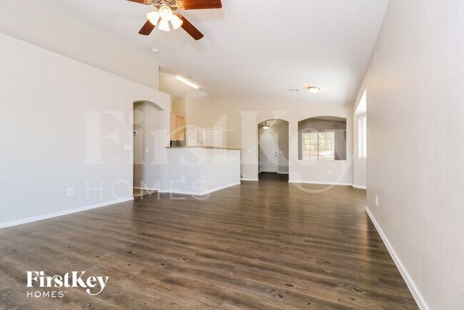 Building Photo - 11575 W Holly St