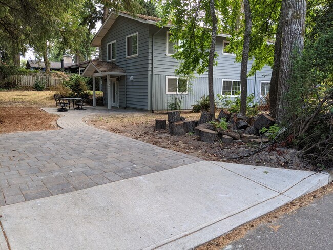Building Photo - 3730 SE Hemlock St