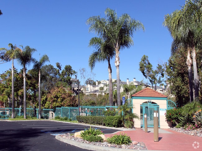 Primary Photo - University Towne Square