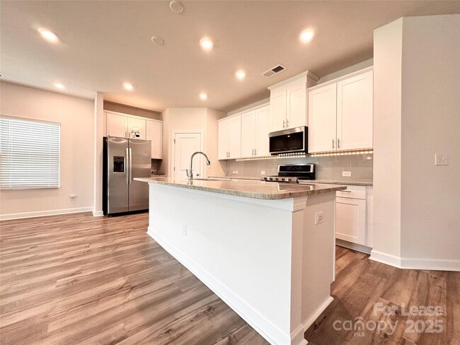 Building Photo - 12441 Stoneybrook Pky