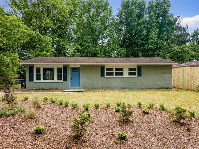 Building Photo - 941 Beverly Dr