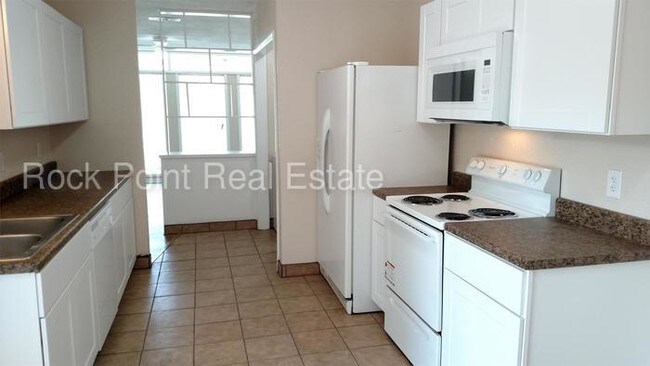 Foto del edificio - 3117 Ellis Ave
