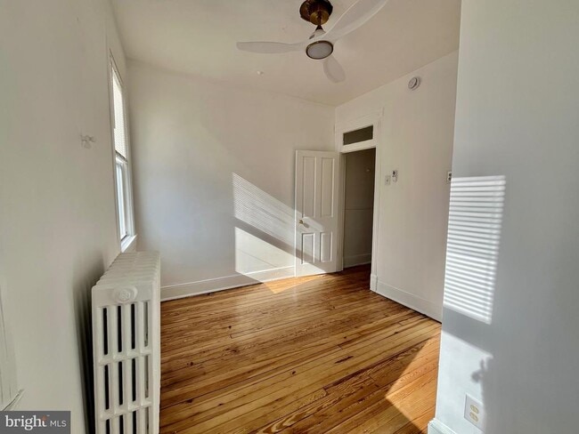 Building Photo - 1113 I St NE