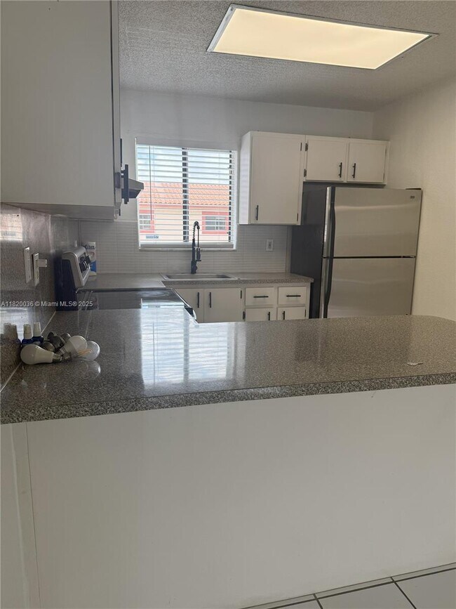 Foto del edificio - 6215 W 22nd Ct