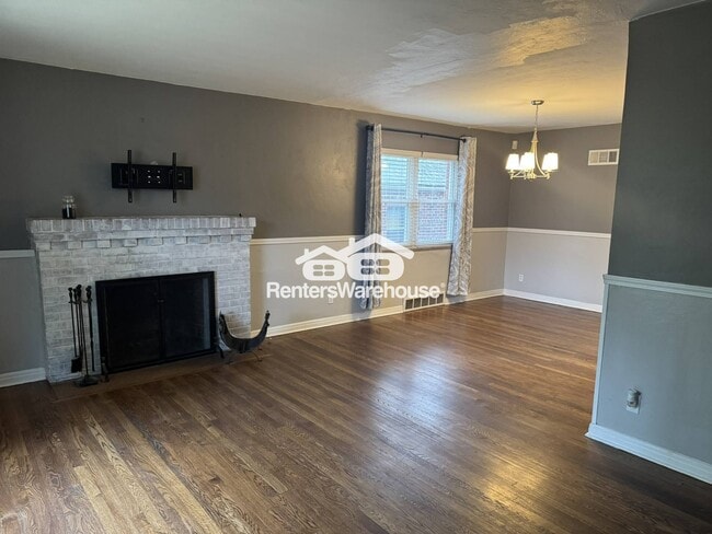 Building Photo - 6155 Lucille Ave