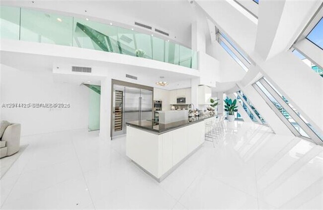 Foto del edificio - 2950 NE 188th St