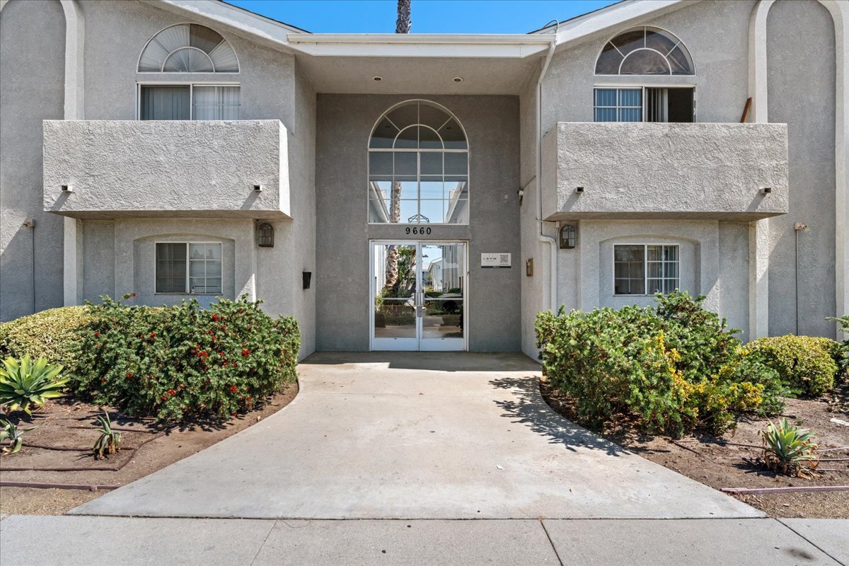 Foto principal - 9660 Sepulveda Blvd