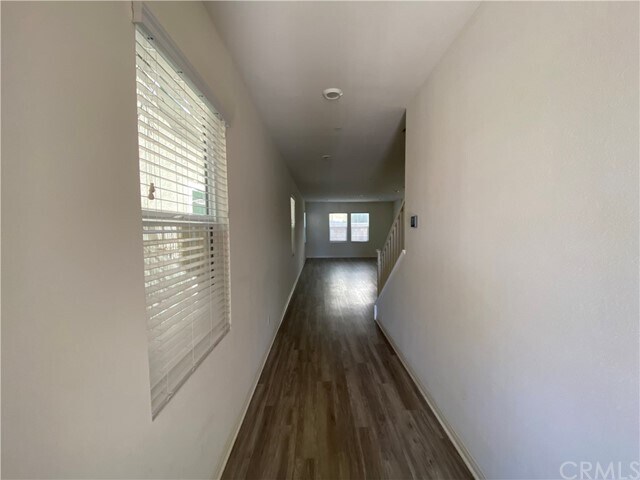 Building Photo - 2383 Vineyard St