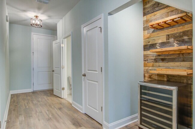 Foto del edificio - 2319 Watchtower Ln