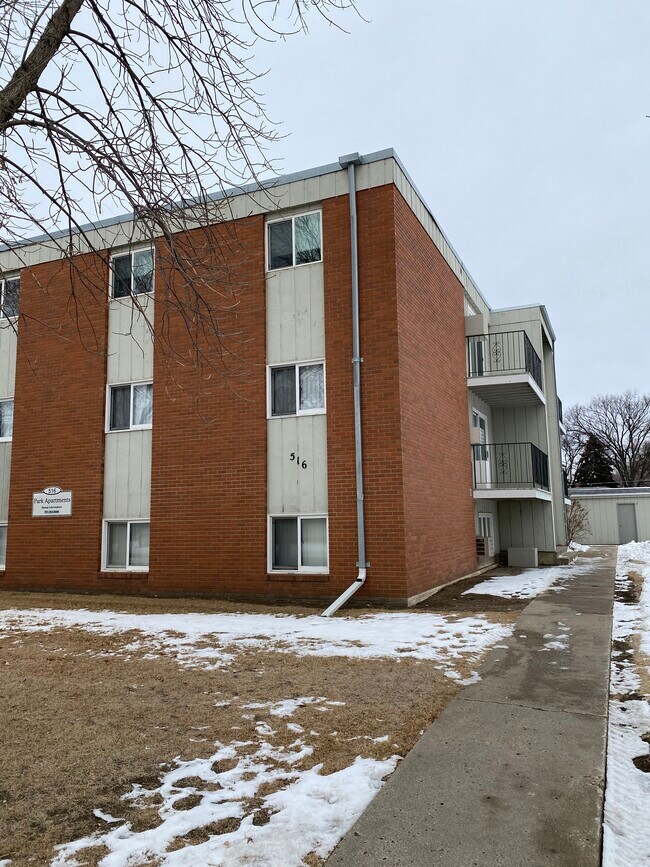 516 19th St SW, Jamestown, ND - 516 19th St SW