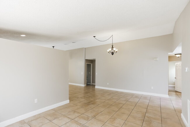 Foto del edificio - 3049 NW 72nd Ave