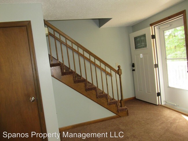 Building Photo - 2 br, 1.5 bath House - 65B Speare Rd.