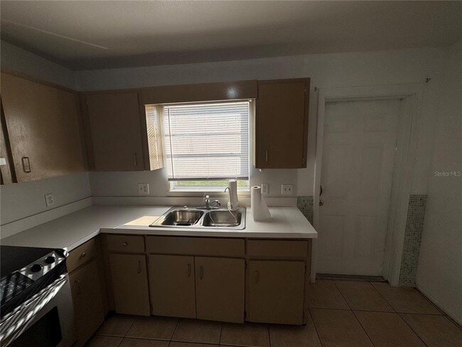 Building Photo - 190 S Nekoma Ave