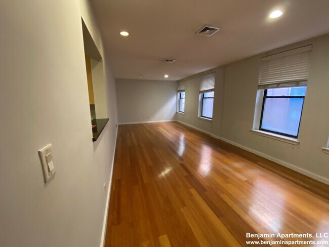Foto del edificio - 1638 Washington St