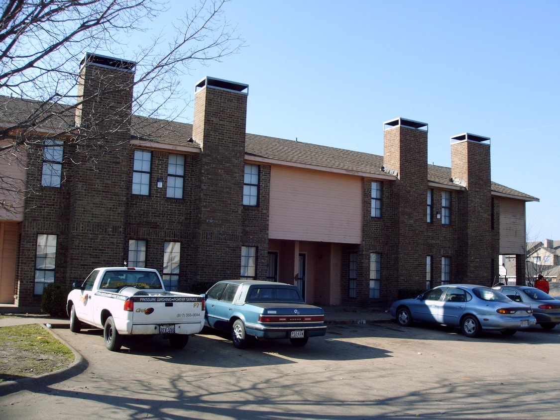 Primary Photo - 8003 Rothington Rd
