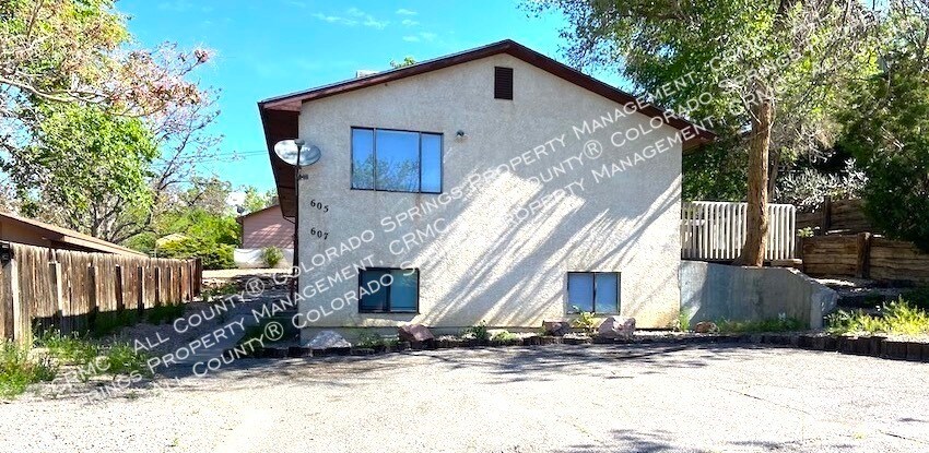 Primary Photo - 605 W 15th St