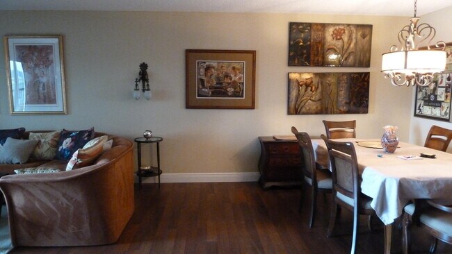 Foto del edificio - 6866 Huntington Ln