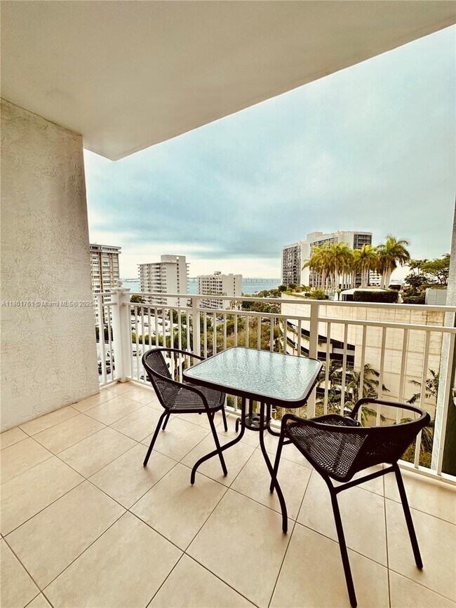 Foto del edificio - 185 SE 14th Terrace