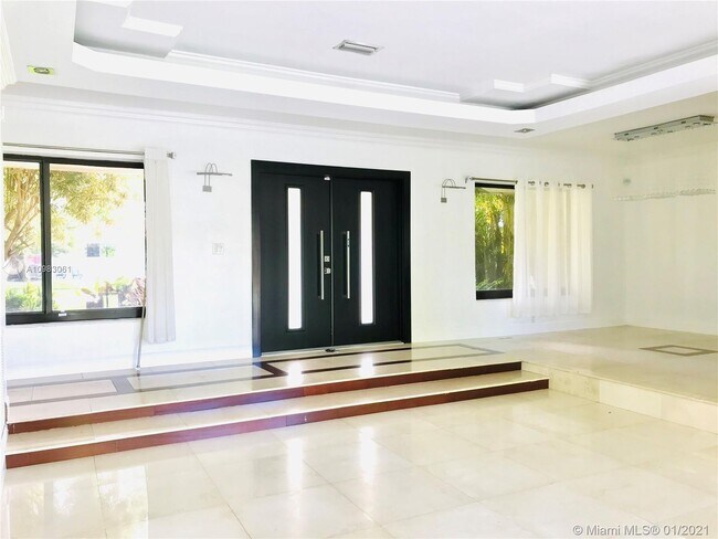 Foto del edificio - 21235 NE 19th Ct