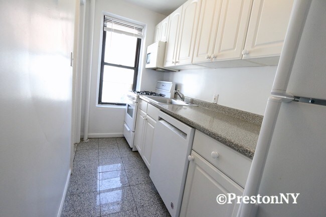 Foto del edificio - 206-210 E 26th St