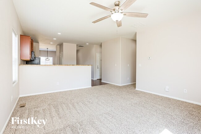 Foto del edificio - 6719 Liberator Trl