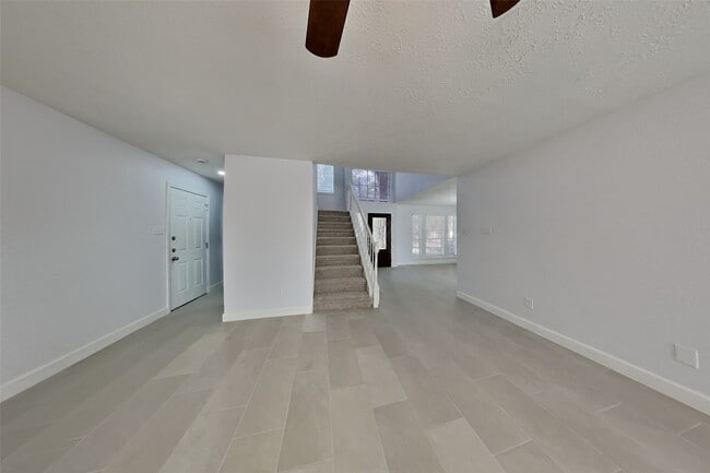 Building Photo - 18819 Sandia Pines Dr