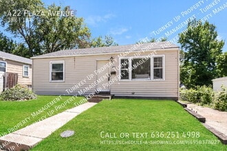Building Photo - 422 Plaza Ave