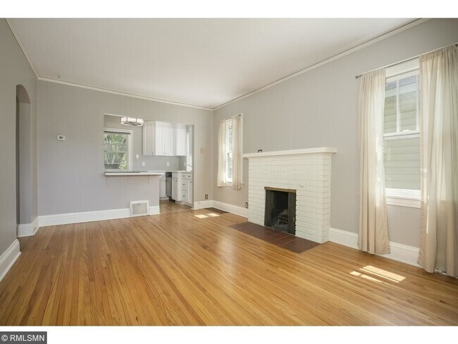 Foto del edificio - 4937 Ewing Ave S