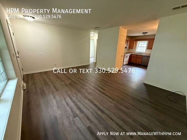 Foto del edificio - 228 Bernower Ave SW