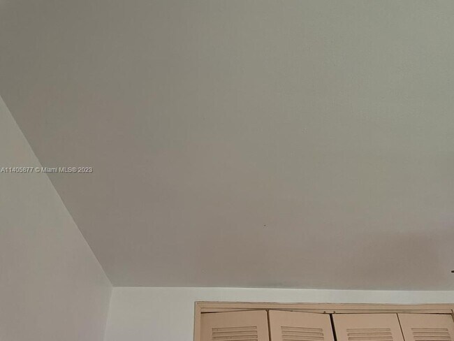 Foto del edificio - 71 NW 76th St
