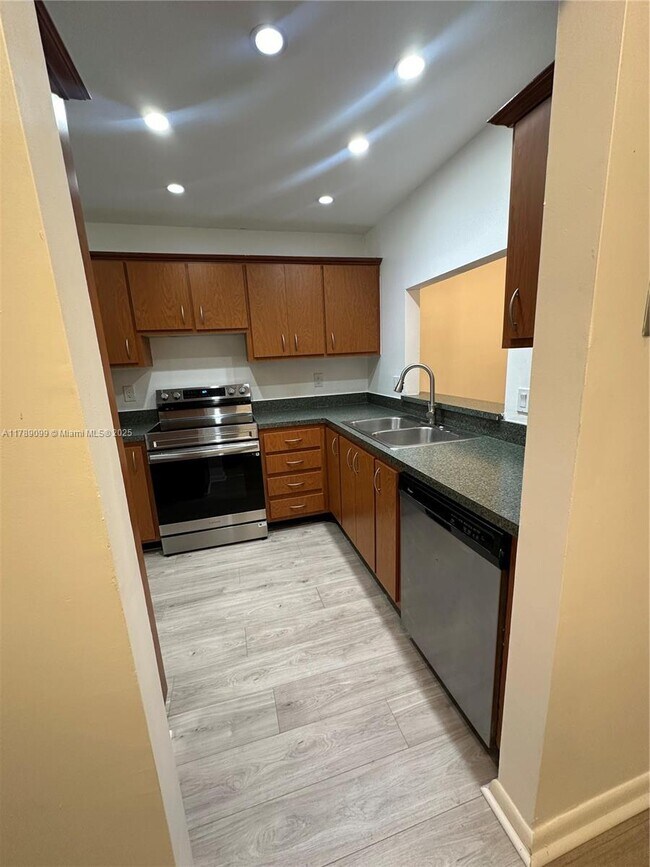 Foto del edificio - 2902 SW 21st Ter