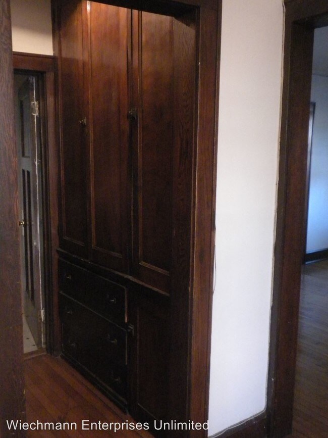 Foto del edificio - 2856 N Bartlett Ave