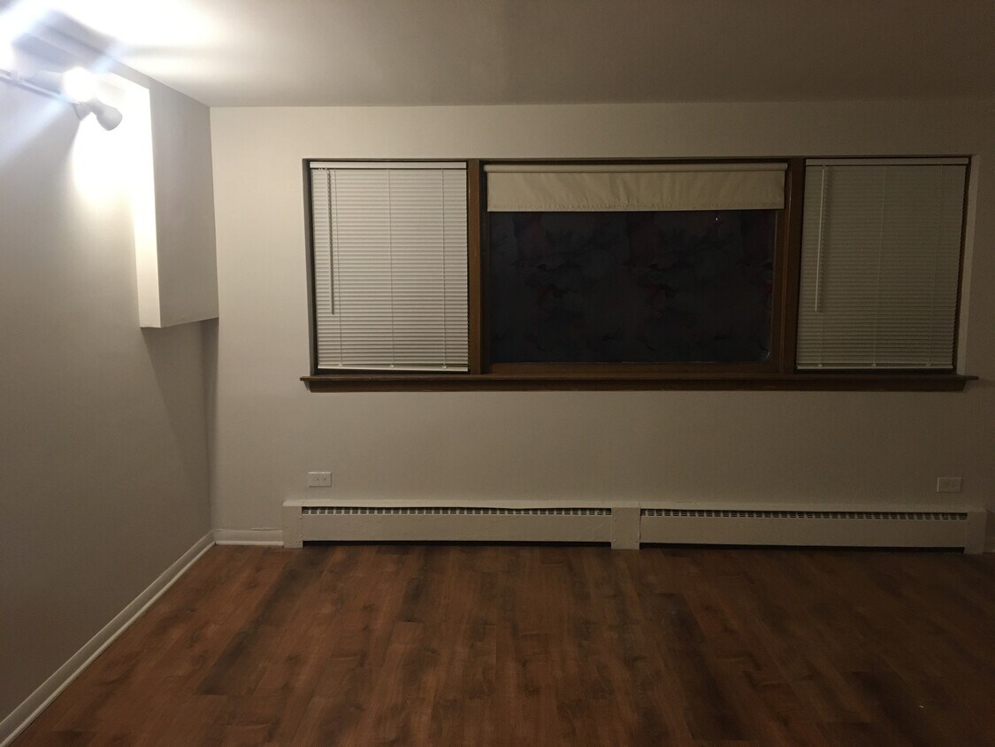 living room - 5419 N Campbell Ave