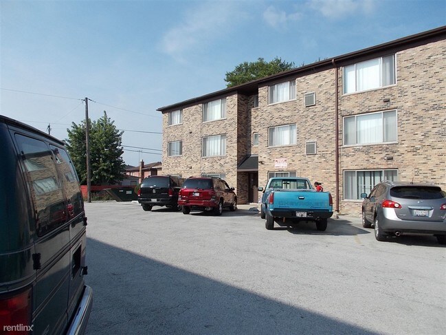 Building Photo - 1701 State St